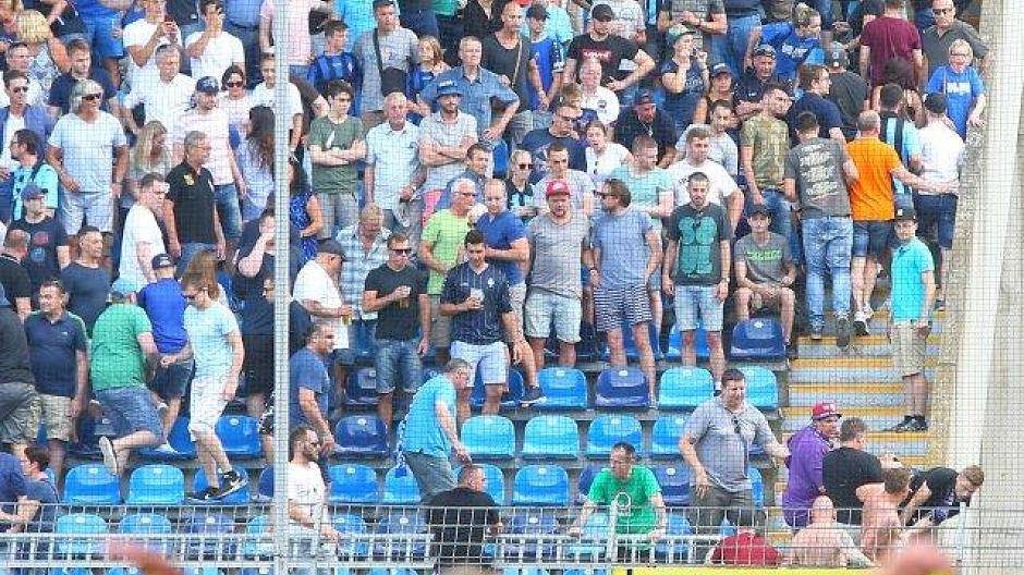 Angriff auf Waldhof-Zuschauer?: Mannheimer Polizist erhebt Vorwürfe gegen KFC-Fans