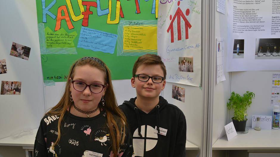 Nora Lill Przypadlo und Luca Schroeder sorgen an ihrer Schule in Essen für Spaß auf...