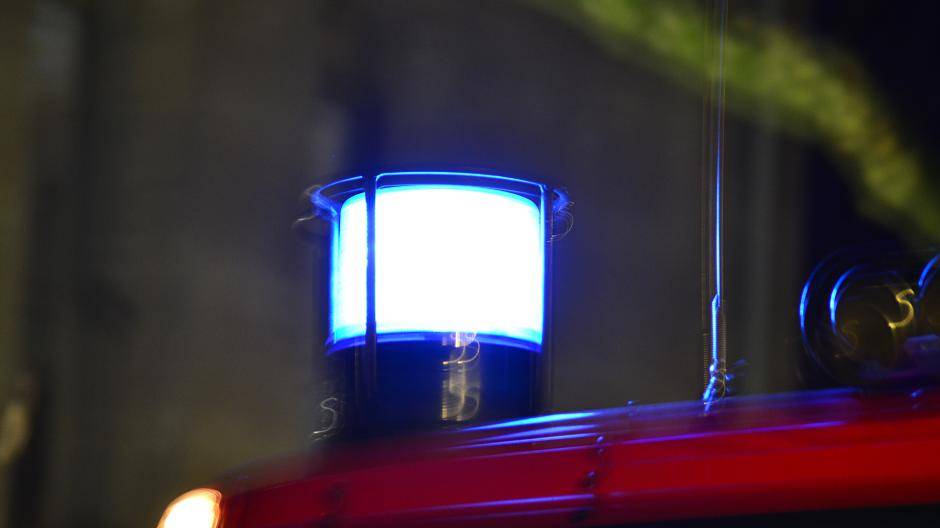  Die Feuerwehr Duisburg hat mit zusätzlichem Personal Vorbereitungen für den eventuellen Sturmeinsatz getroffen. 