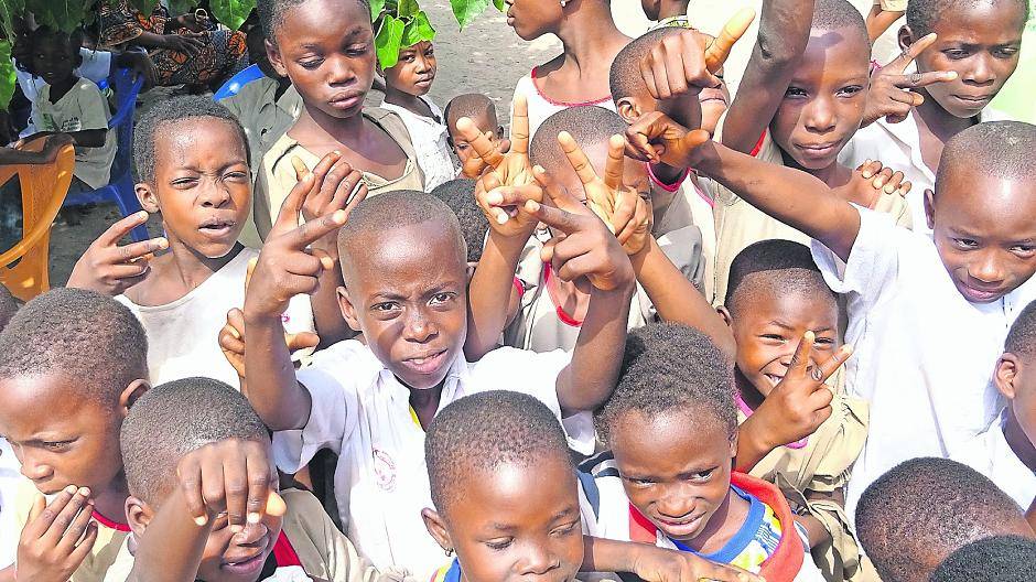Die Patenkinder in den Dörfern freuen sich auf die Ankunft der Ehrenamtler.