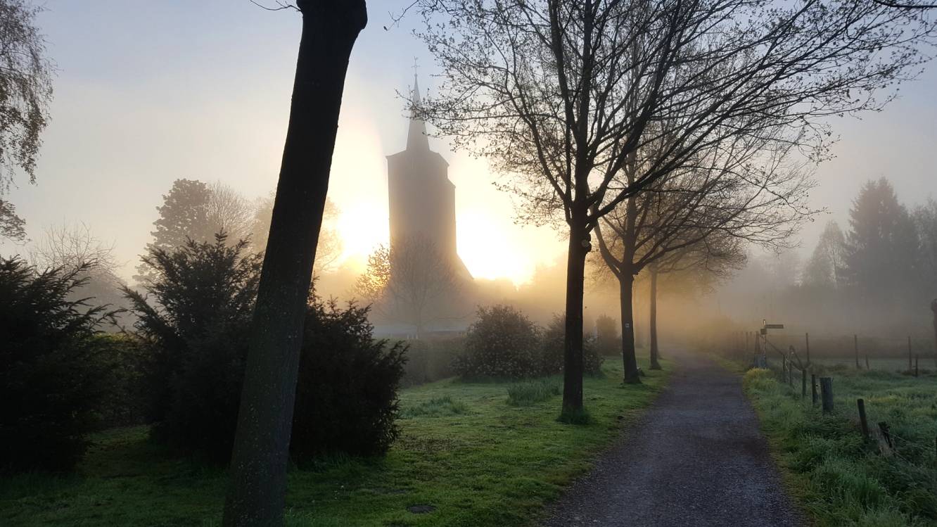 Thomas Schmidt fotografierte die Borner Kirche in ganz besonderem Licht und landete damit auf Platz drei.