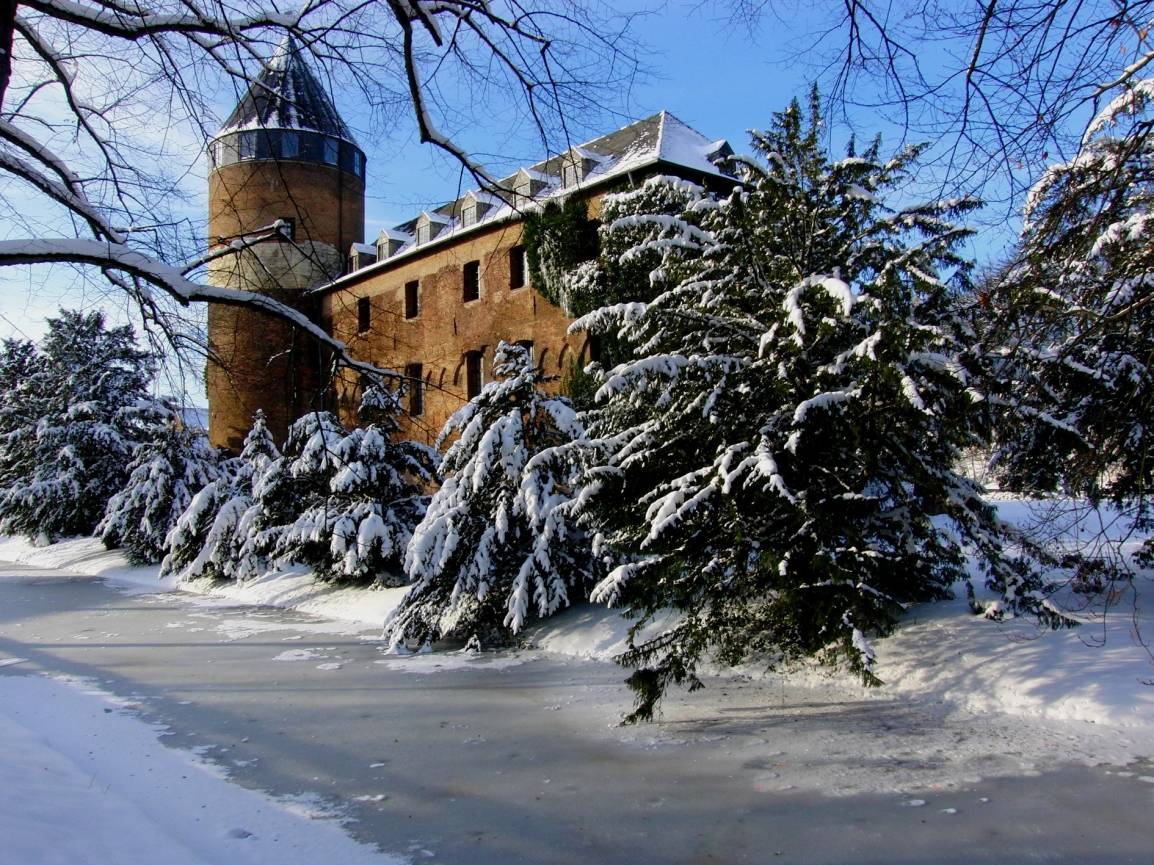  Paul Heymann fotografierte die winterliche Burg Brüggen und sicherte sich mit Oliver Mankowski den vierten Platz. 