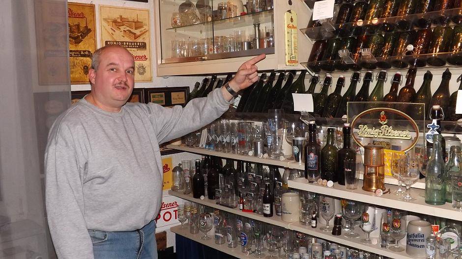 Unser Mann: Lothar Runge sammelt und weiß alles aus der 160-jährigen Geschichte des „Beecker Brots“.