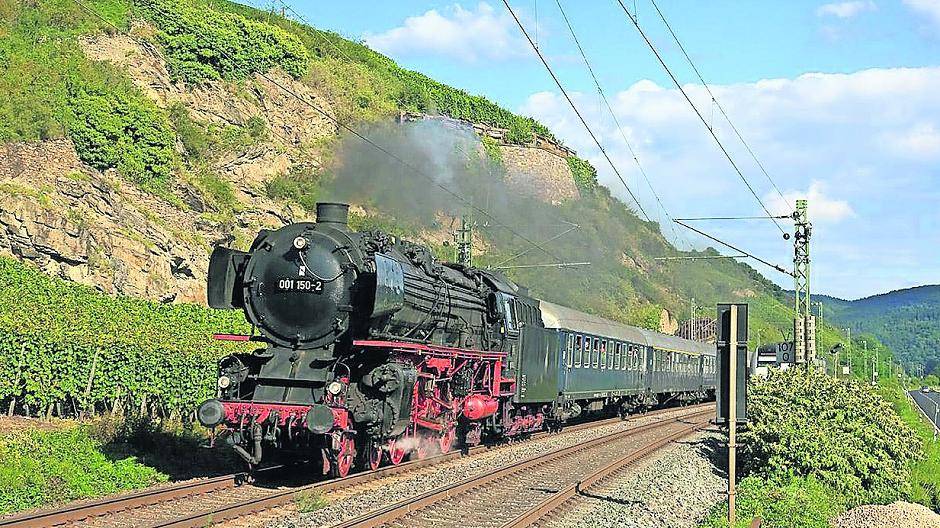  Mit der legendären Schnellzugdampflok 01 150 unterwegs: Diesmal gehen die Fahrten zum Dampf-Spektakel nach Trier und zu „Rhein in Flammen“. 