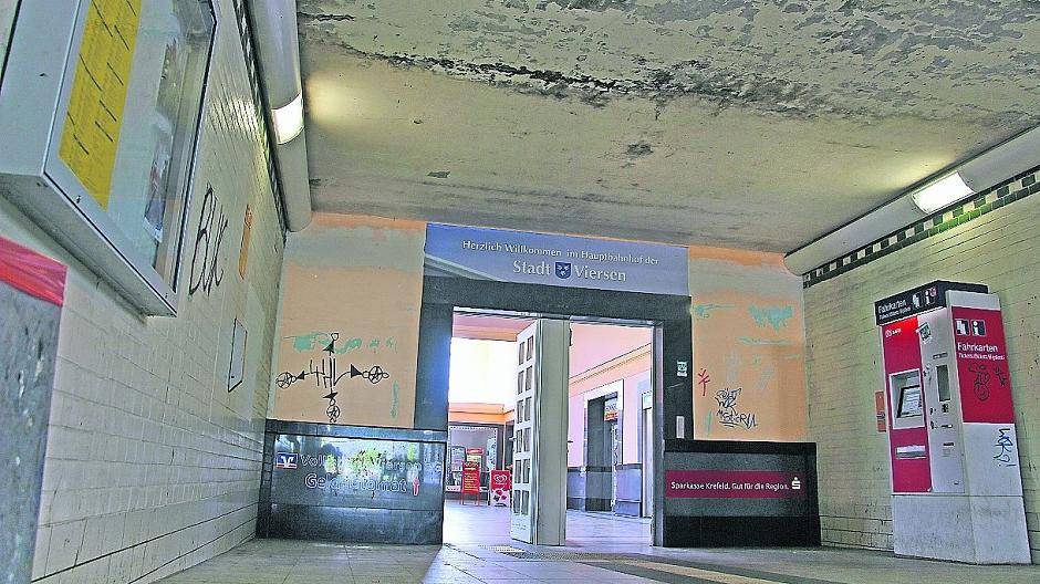 Tritt der Reisende in den Personentunnel des Bahnhofs, bietet sich ihm ein miserables Bild. Jetzt hat sich Bürgermeisterin Sabine Anemüller bei der Deutschen Bahn beschwert.