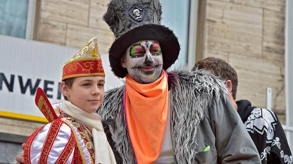 Und dann ging es los, wie unsere Bilderauswahl...