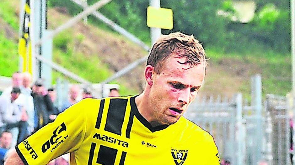 Lammert Thy im Trikot von VVV Venlo. Weil er eine Stammzelltherapie möglich machen will, fehlte er beim Training und beim Spiel gegen PSV Eindhoven. Der niederländische Erstligist unterstützt den deutschen Fußballer bei seiner Aktion. Vor sieben Jahre hatte Lammert Thy bei einer Typisierungsaktion eine DNA-Probe abgegeben. Nun wurde ein Patient mit nahezu gleicher DNA registriert. Die Chancen, ein Leben retten zu können sind damit gestiegen.