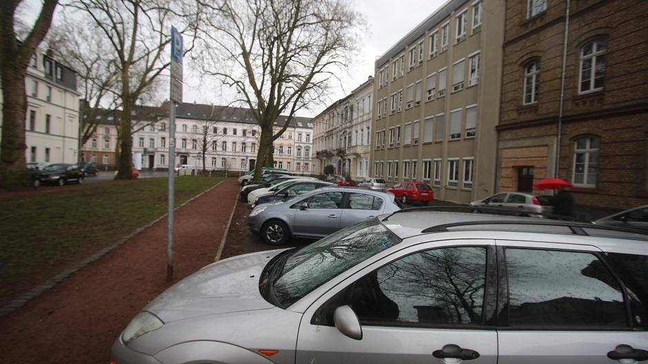 Die Parkplätze fallen...