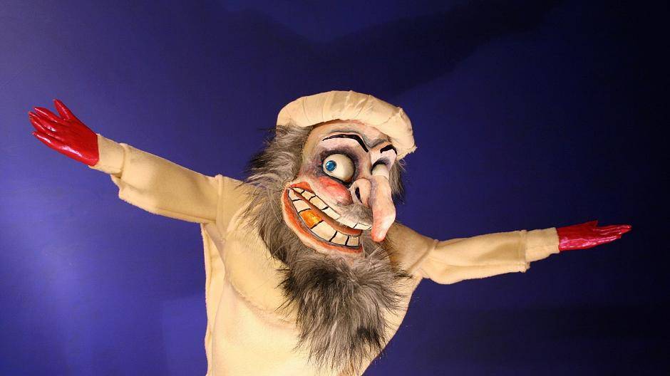  Nicht der US-Geheimdienst, ein Puppenspieler findet Osama bin Laden in „Punch &amp; Judy in Afghanistan“. 
