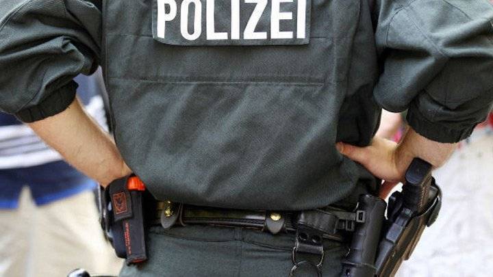 Angegriffen und ausgeraubt: Sieben Männer schlagen und treten auf betrunkenen Mann ein