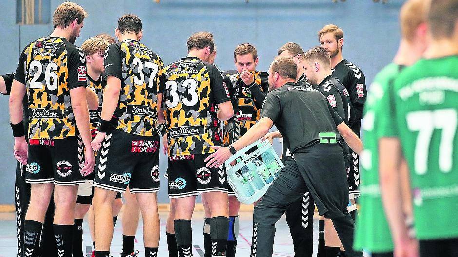  Gut zugehört: Nach der Auszeit durch Achim Schürmann in Halbzeit zwei kam der VfB Homberg wieder in die Spur. 