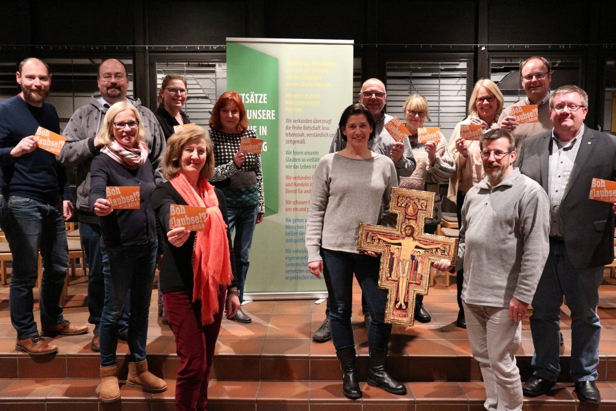 Der Rat der neu gegründeten Pfarrei „St. Franziskus Homberg“.