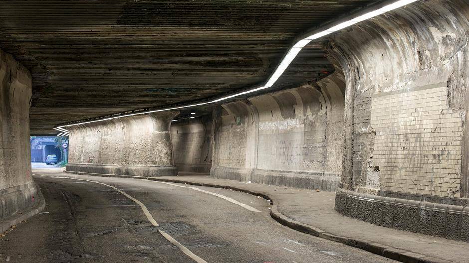 Ein Blick in den Matenatunnel mit dem „Erzhochbahnpfeiler“.