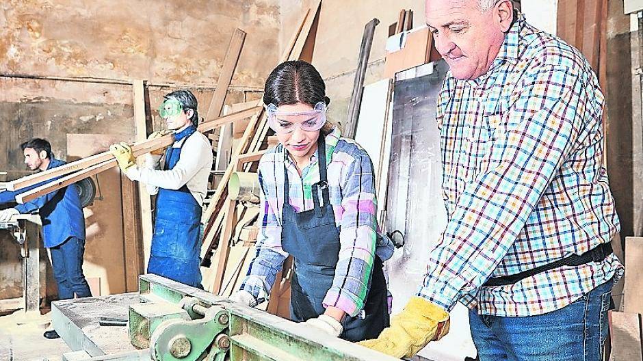 Im neuen Praktikumsportal unter www.fachkräfte-für-morgen.de finden Schüler Praktika-Auschreibungen aus der Region und können sich sofort bewerben. Foto: Fotolia/Robert Kneschke