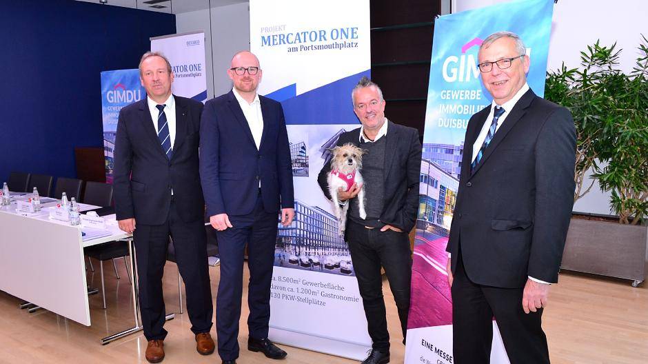  Carsten Tum, Sören Link, Torsten Toeller und Ralf Meurer (vl) zeigten sich überzeugt, dass Duisburg mit den vielen neuen Projekten gute Entwicklungschancen habe. 