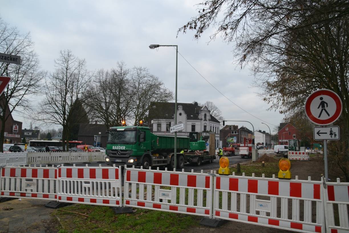 Kreuzung wird zum Kreisel