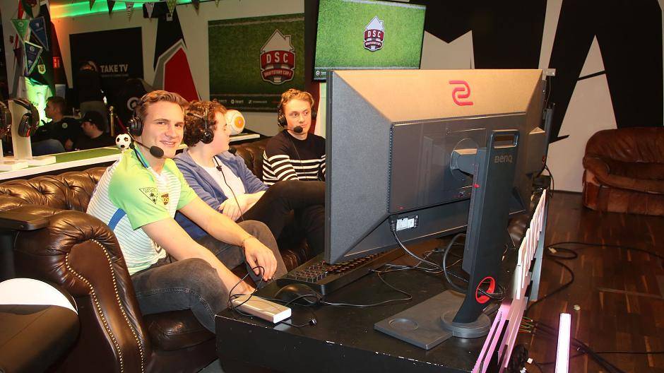 Die Spiele werden live...