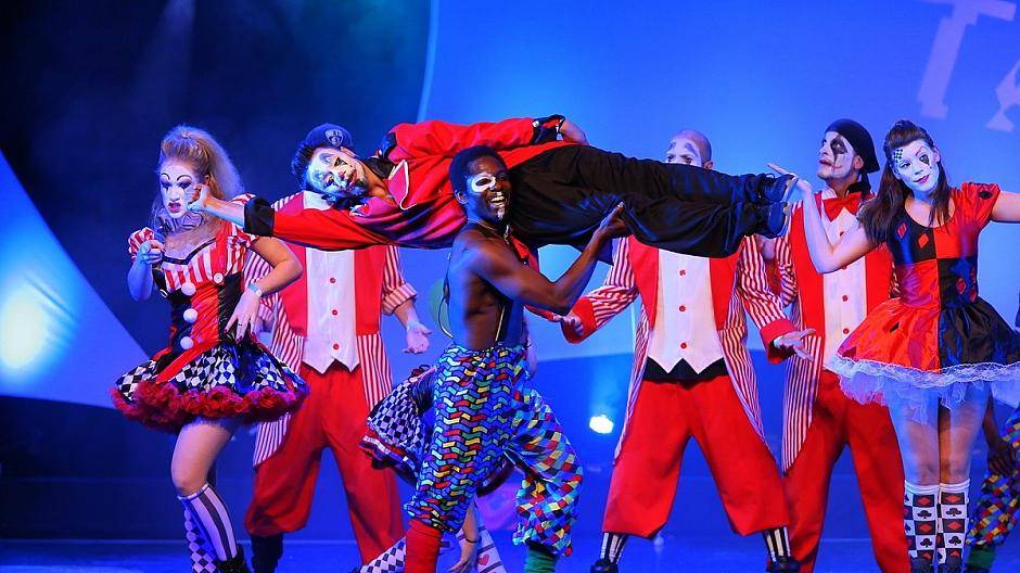  Mit den vielen Gardetanzgruppen werden die Tanztage auch zur Karnevalsverlängerung.  