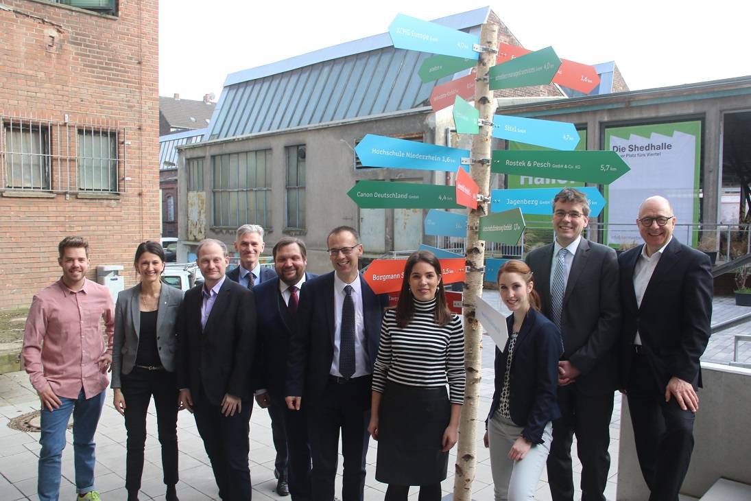  OB, Vertreter von Wirtschaftsförderung, Agentur Montagmorgens und der unterstützenden Firmen stellten das Projekt vor. 