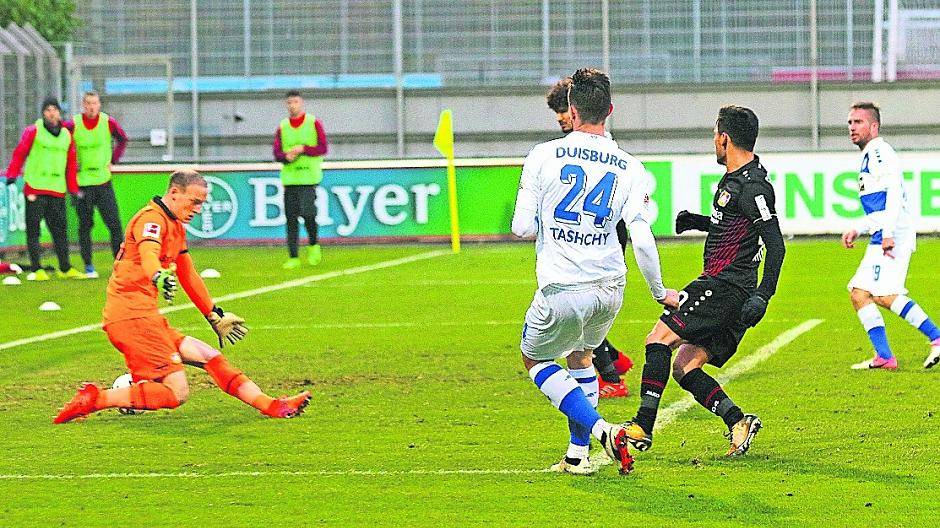 Drin das Ding: Boris Tashchy setzt mit dem Tor zum 3:3 den Schlussstrich unter ein unterhaltsames und temporeiches Testspiel. Foto: Nico Herbertz