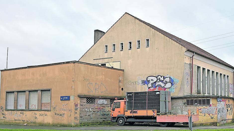 Schön ist er nicht: Seit rund 22 Jahren zerfällt der Bahnhof Wedau und Besserung ist nicht in Sicht.