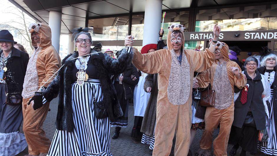 Kämmerer Martin Notthoff, Bürgermeister Christoph Landscheidt und 1. Beigeordneter...