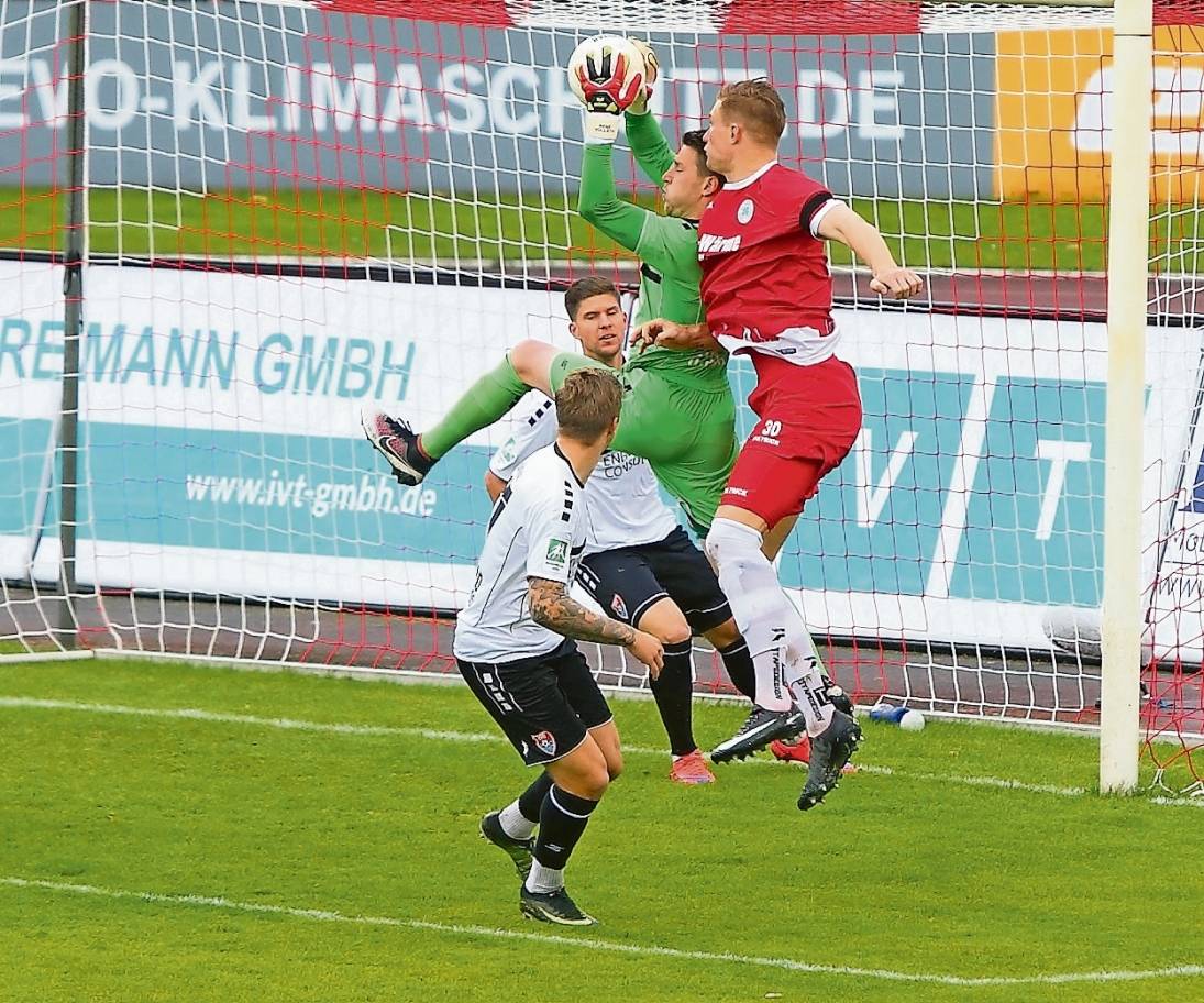 KFC hat keine Angst vor Kopfball-Riesen