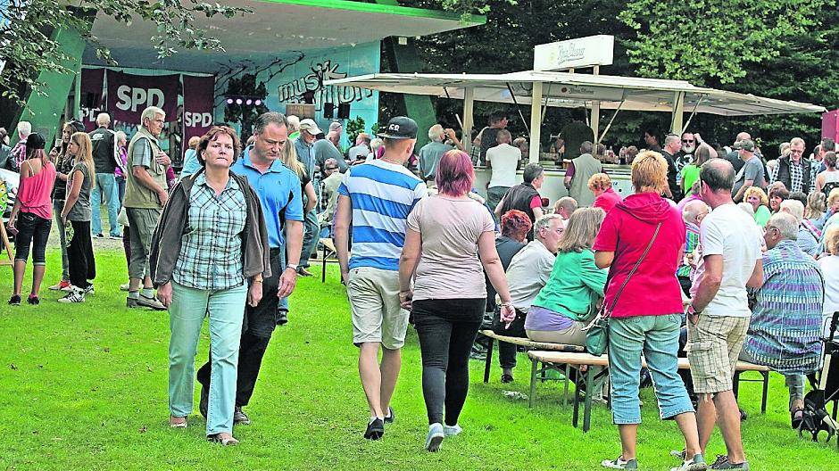  Rund um den Musikpavillon im Volkspark Rheinhausen wird am Wochenende mit einem abwechslungsreichen Programm gefeiert. 