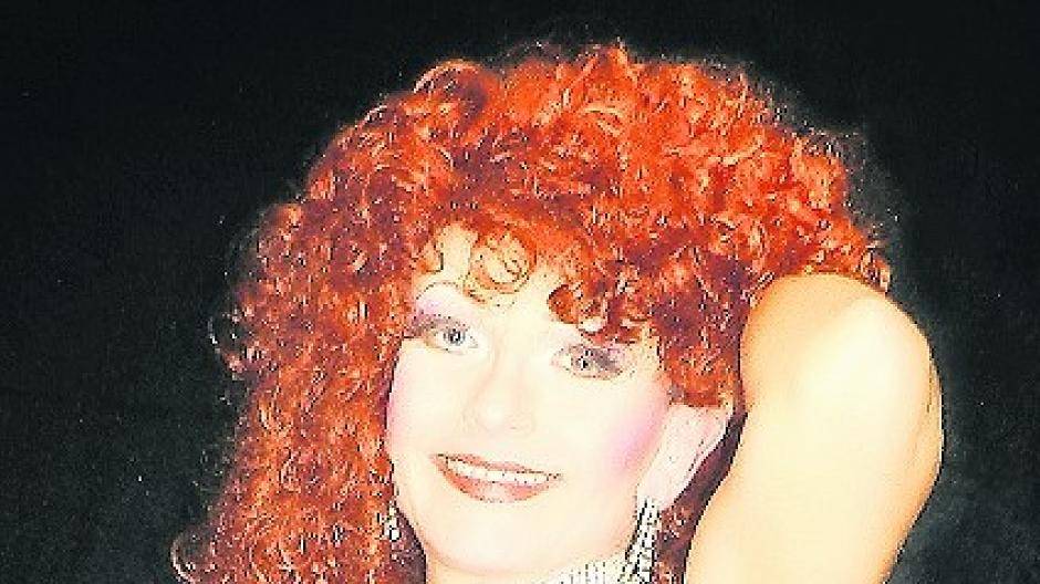  Travestiekünstler Alex von Bouvier. 