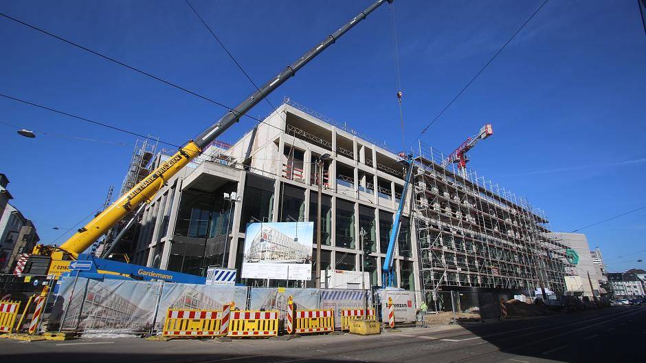 Forum Krefeld feiert Richtfest