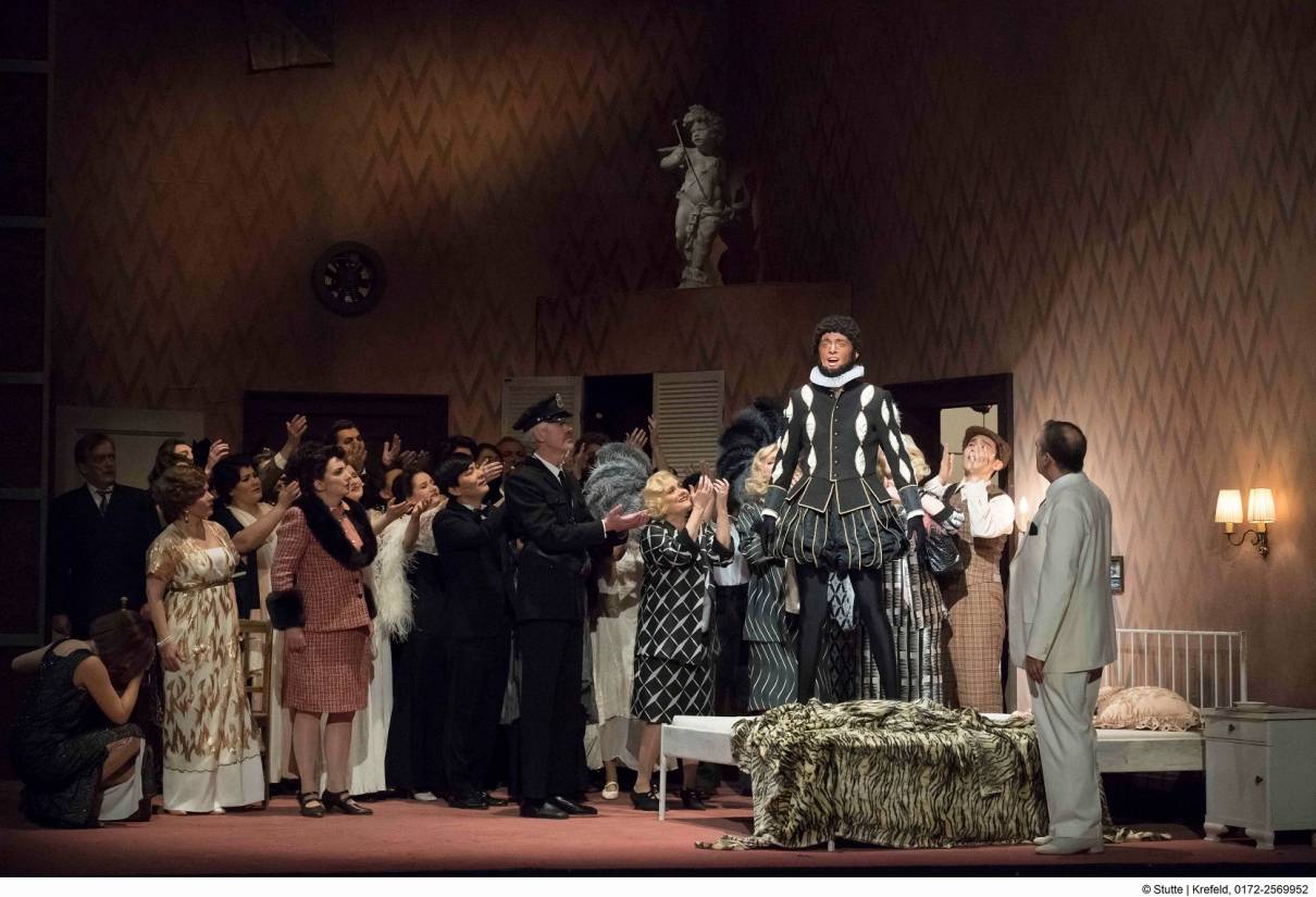 Otello: Musikkomödie im Retro-Stil