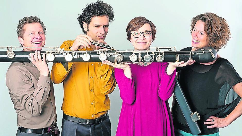 Ver Quer macht vor nichts Halt: Das moderne Querflötenquartett verbindet in einem Konzert Klassik, Jazz, Latin, Tango, Neue Musik und vieles mehr. Fotoquelle: KdW