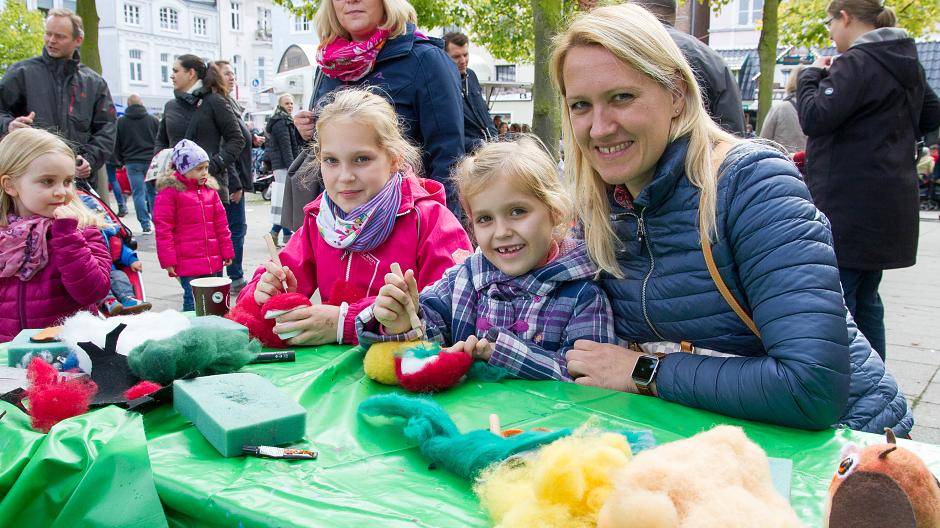 Auf dem Kastanienfest durfte auch wieder gebastelt...