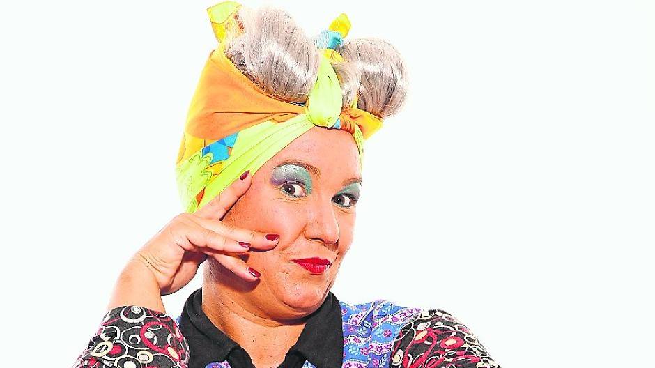 Die bekannte Putzfrau Achnes Kasulke.