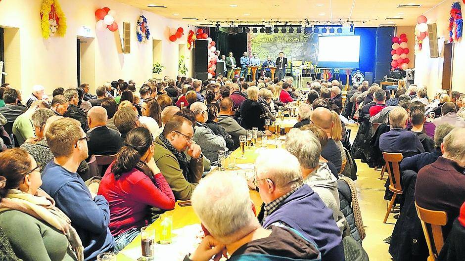 Volles Haus in der Kaldenkirchener Gaststätte „Zur Mühle“: Die Bürgerinitiative „VeNeTe — So nicht!“ hatte zur zweiten Informationsveranstaltung eingeladen.