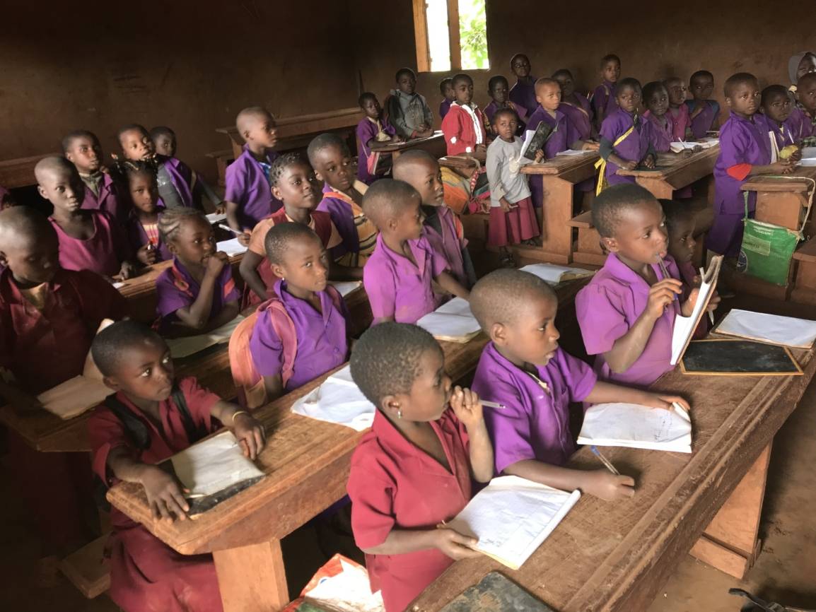 Tägliche warme Mahlzeit im Haus der Sonne