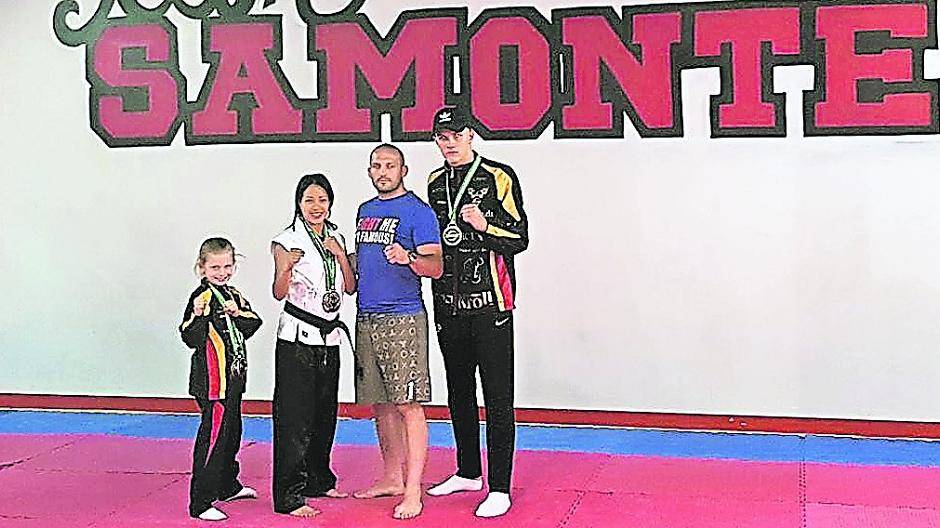 Samira Kindermann, Sifu Kim Samonte, Coach Denis Oliwka und Leon Polenz.