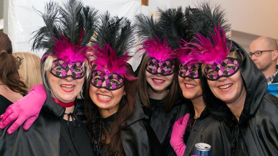 Alte Weiber übernehmen Krefeld