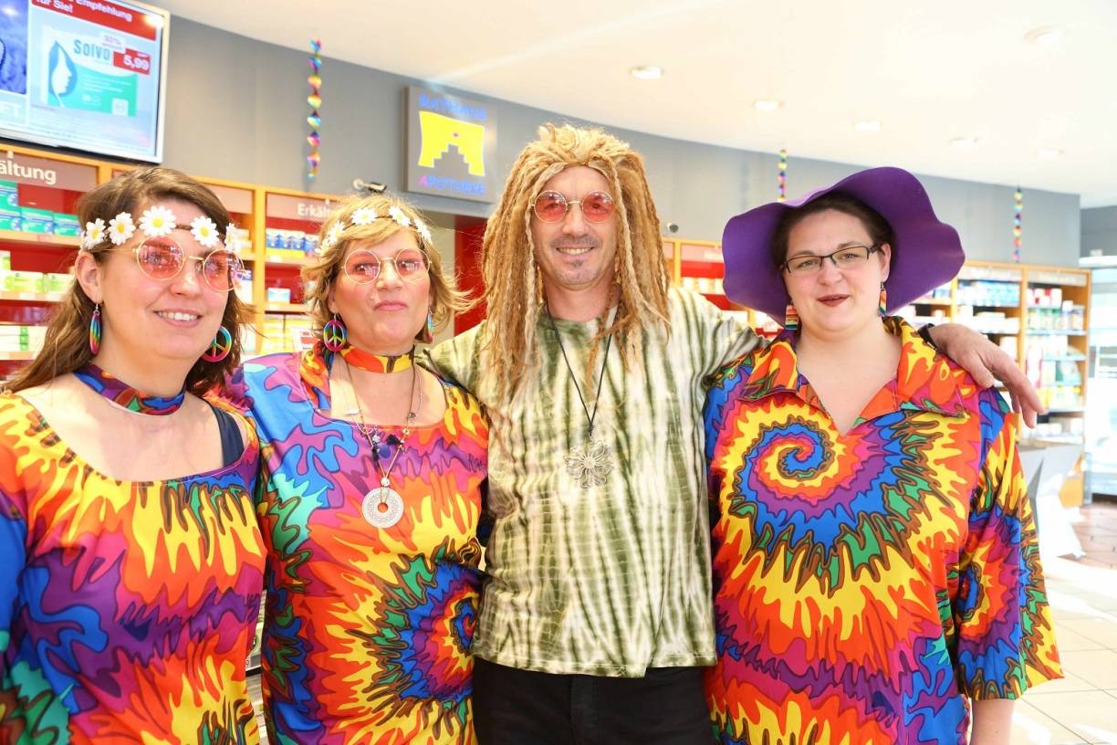 Auch das Team der Rathaus-Apotheke feierte...