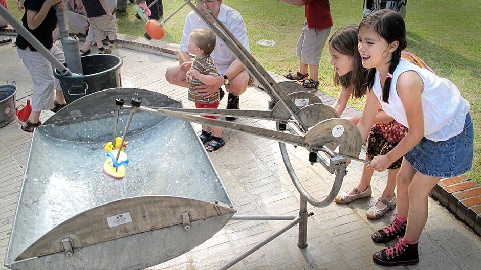 Am H2O-Orchester kann man sich austoben — optisch und akustisch!