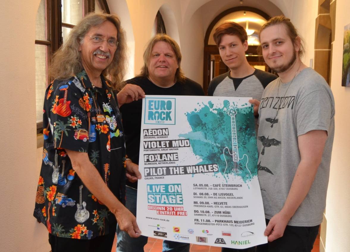 Initiator Peter Bursch, Mitorganisator Daniel Jung mit Simon Gatzka und Max Krüger von Aëdon stecken mittlerweile schon mitten in der Euro-Rock-Probenarbeit.