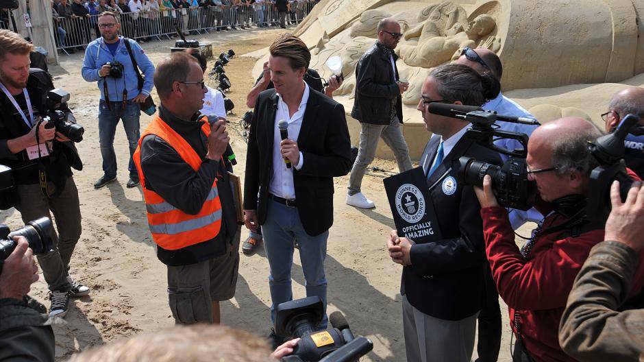 An insgesamt vier Punkten wurde mit Hilfe von Satellitennavigation und Laserstrahlen...