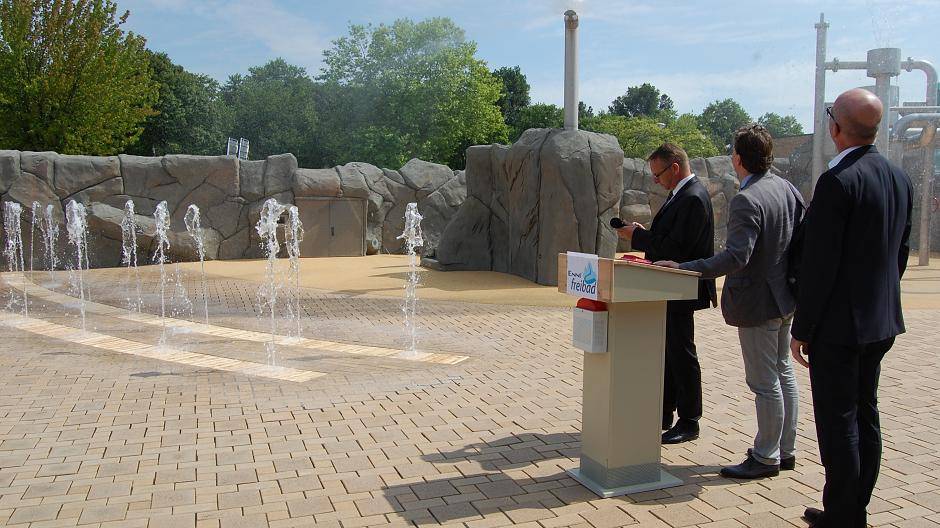 Ein Druck auf dem Buzzer und: Wasser...