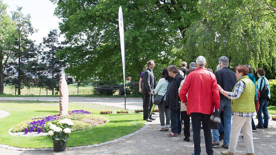  Nach den intensiven Diskussionen waren die für Gremienvertreter Ergebnisse einer repräsentativen Marktforschung und das Stimmungsbild, das die ENNI beim Friedhofstag im Mai gesammelt hatte, Entscheidungshilfen in Sachen Friedhofskonzept. 