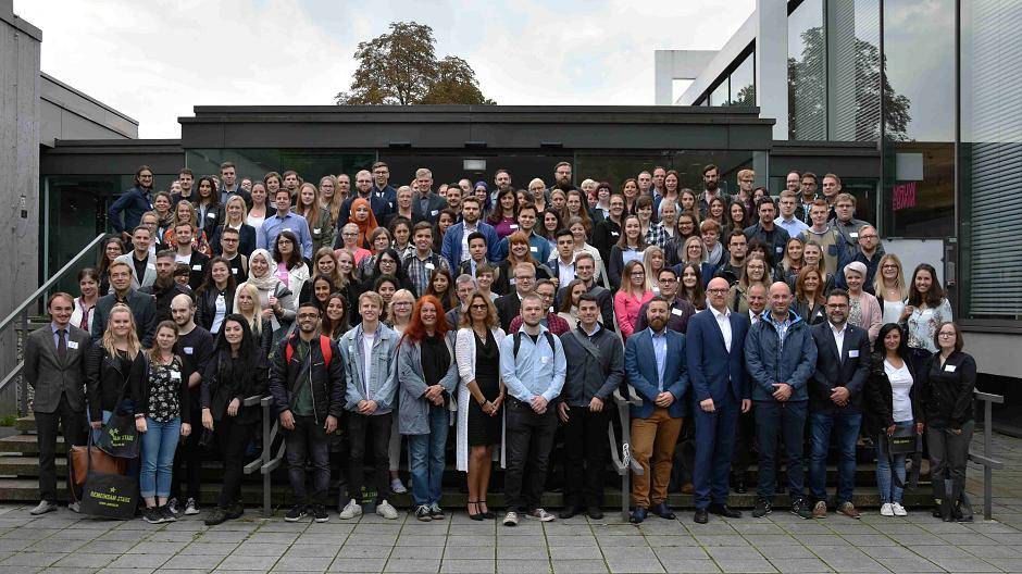  142 neue Auszubildende der Stadt Duisburg wurden am 1. September von Oberbürgermeister Sören Link herzlich begrüßt. 