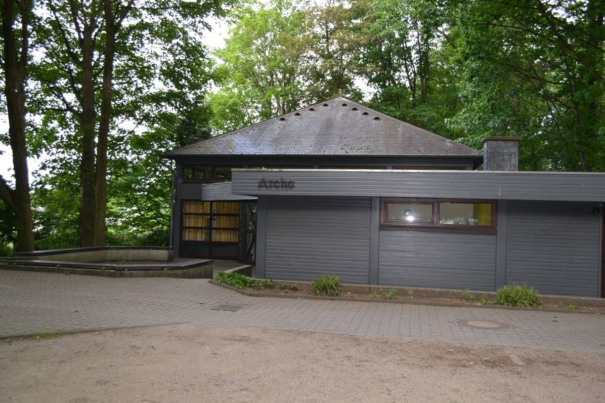  Das Gemeindehaus "Arche" 