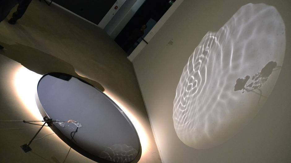 Vor einem Jahr war Rebecca Horns Kunstwerk „Cinéma vérité“ in der Ausstellung „On Surface“ im Lehmbruckmuseum zu sehen. Foto. tw