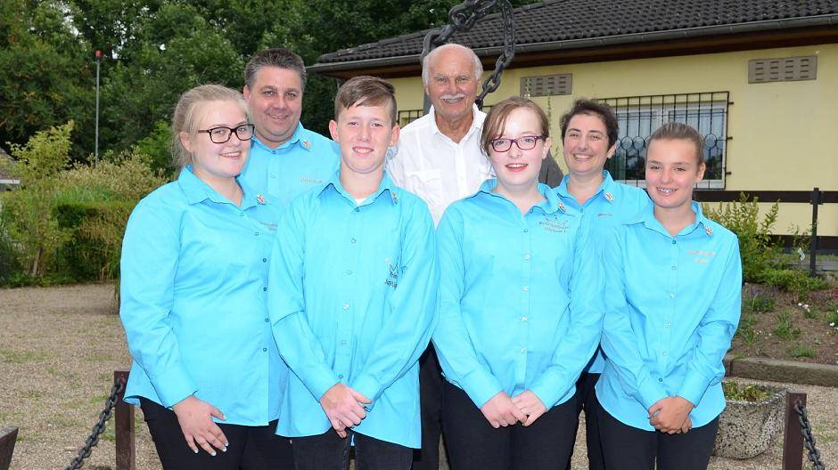  Vorne vl: Alicia Stevensen, Justin Raphael, Vivien Hänsgen, Lara Wagner, hinten vl: Andreas Driske, Manfred Dürig und Maria Driske. 