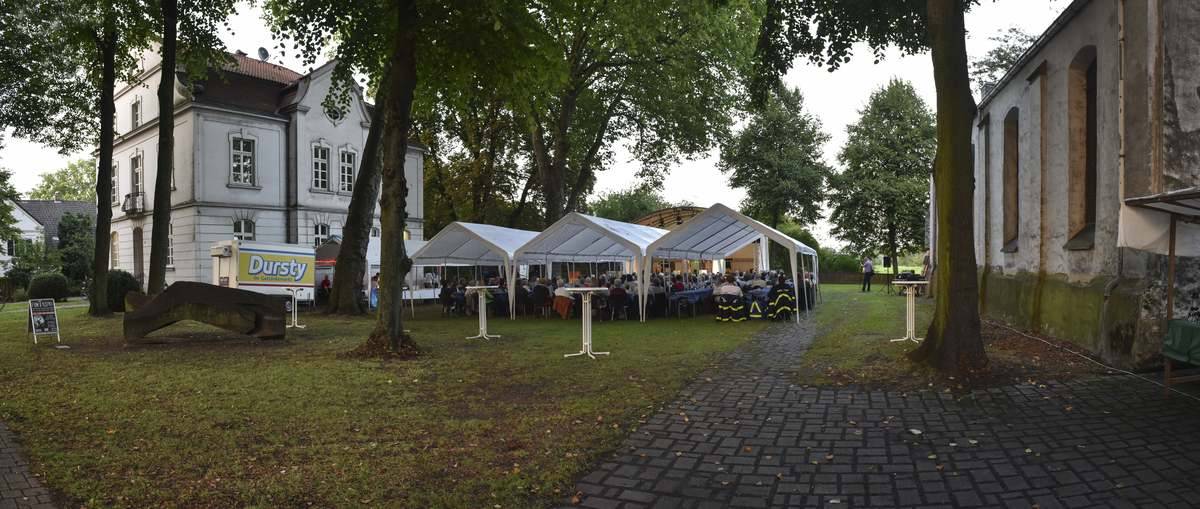 Der "Friemersheimer Kultursommer" findet aufgrund des schlechten Wetters dieses Mal nicht als Open-Air sondern indoor, in der Aula an der Dahlingschule, statt.