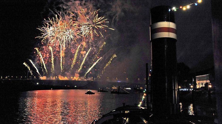  Bei Tag und bei Nacht, zu Wasser, an Land, in der Luft: Das Ruhrorter Hafenfest ist die herrlichste Party Duisburgs! 